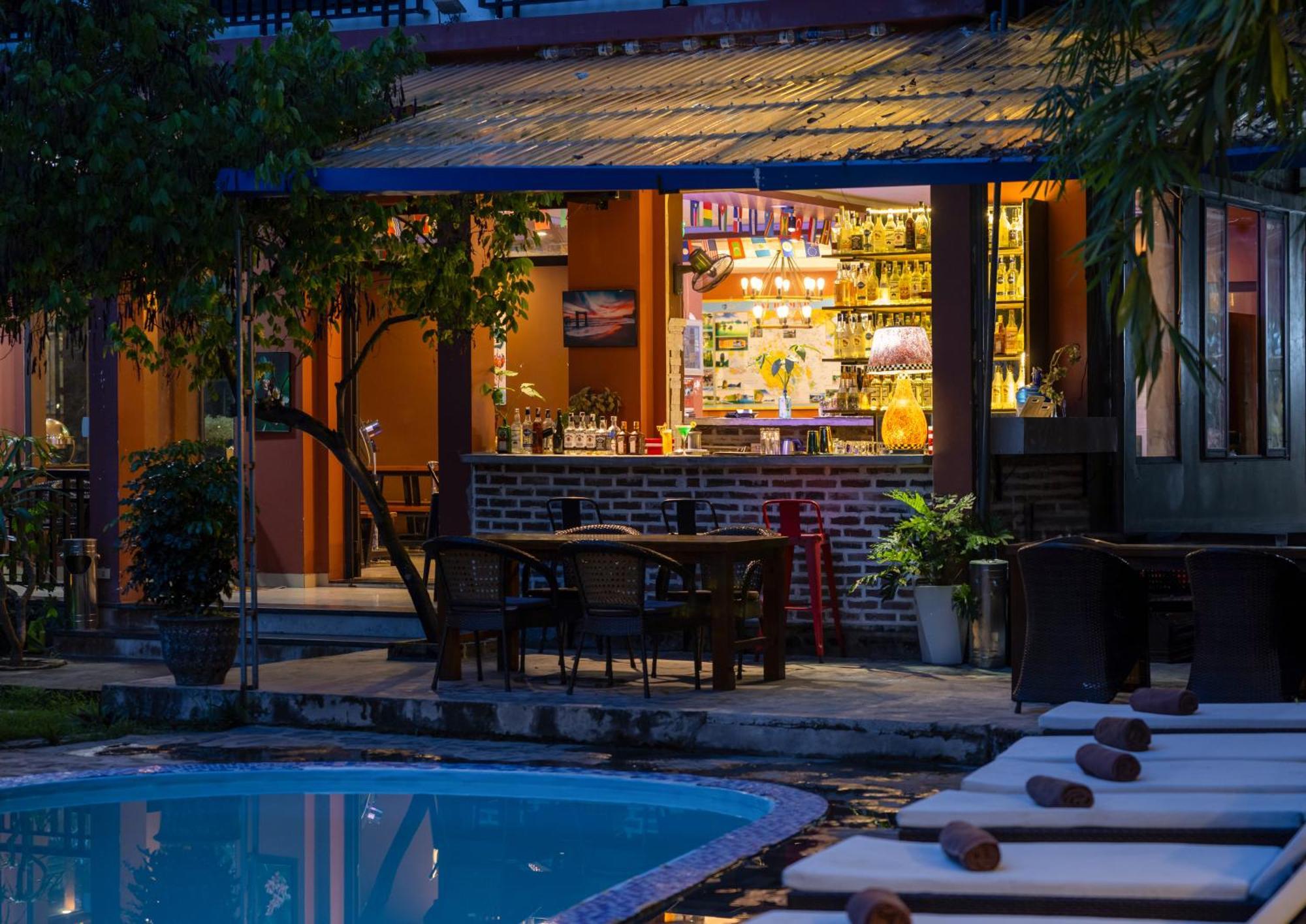 Catba Backpackers Hostel & Pool Bar Chan Chau Экстерьер фото